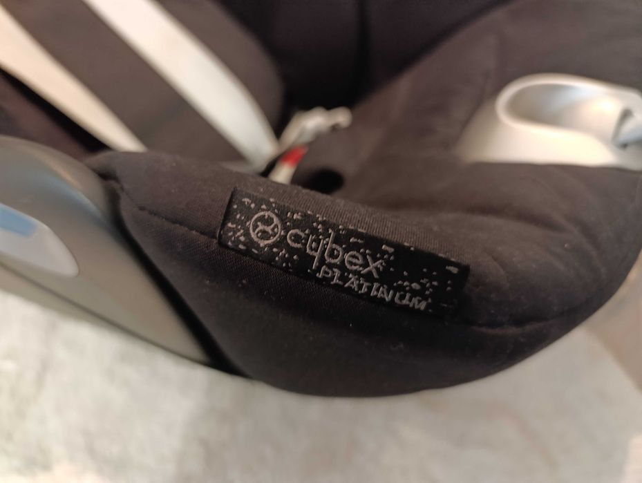 Cybex Cloud Z столче за кола плюс адаптери за количка