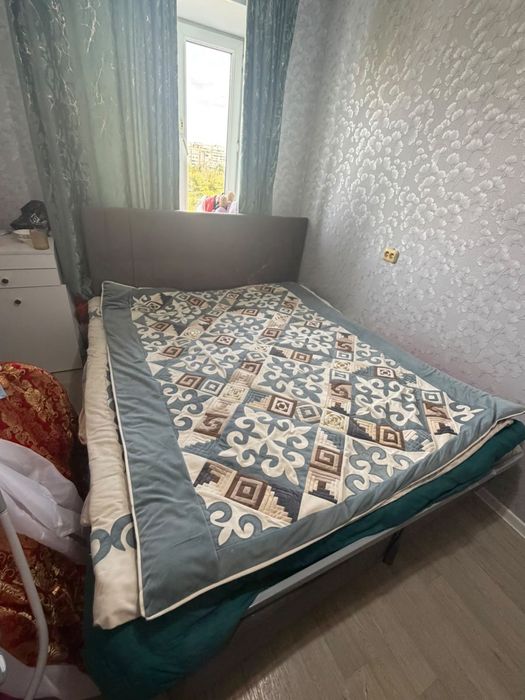 Спальный кровать  без матраса