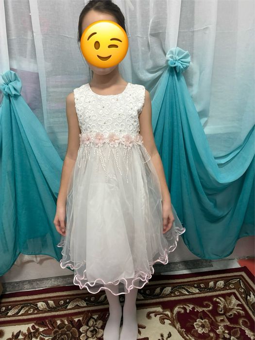 Продам платья для девочки 5-7 лет