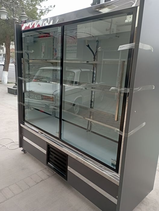 Витрина холодильник