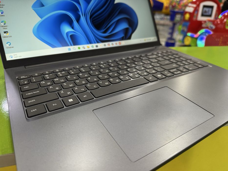 Lenova ide pad slim 3i