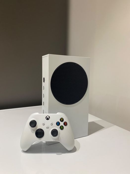 Xbox series s в идеальном состоянии