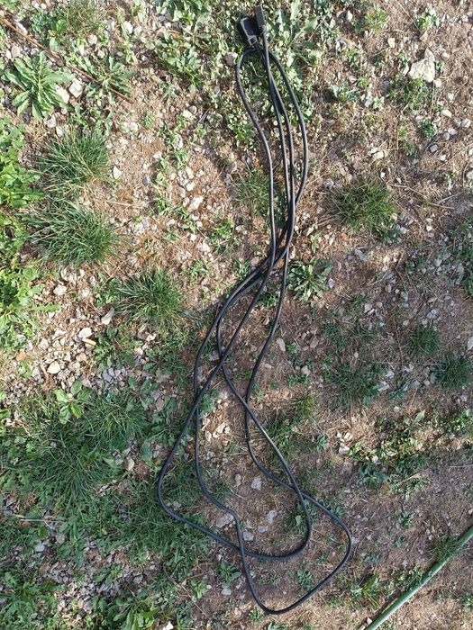 Продавам VGA компютърен кабел