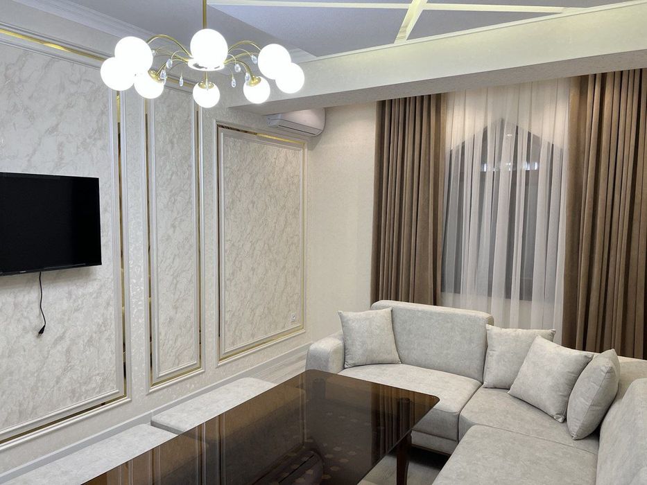 Сдаётся 2 комната в новостройке 4этаж Микрорайон