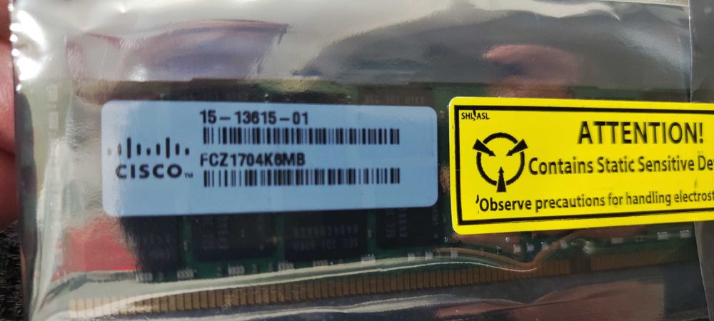 Продавам сървърна рам памет Samsung / SK hynux - DDR3