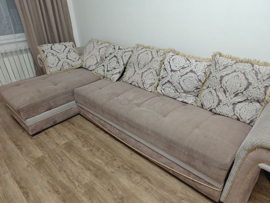 Продам диван угловой