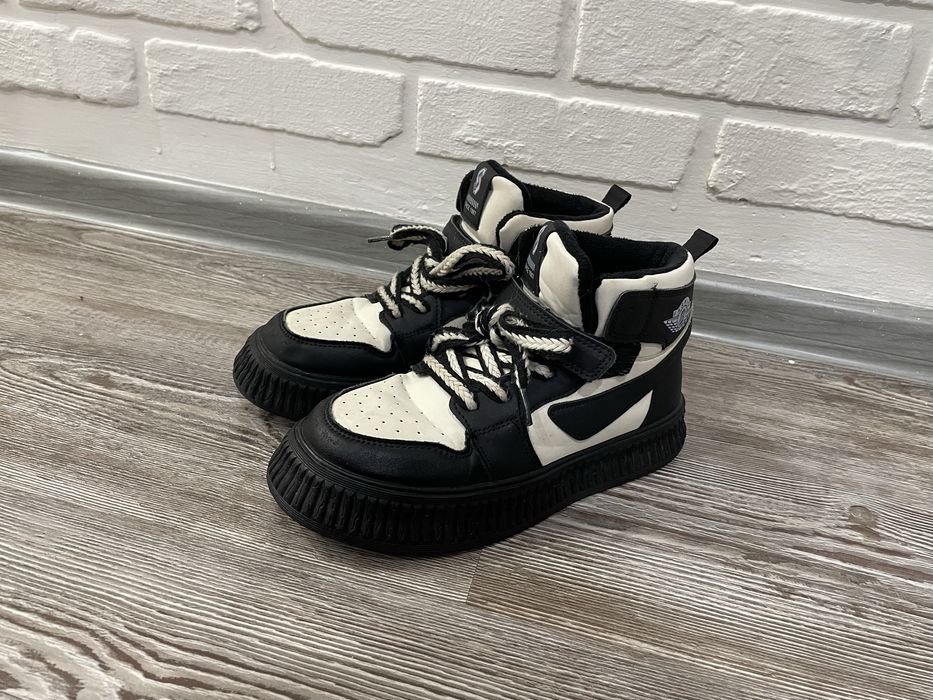 Продам  ботинки