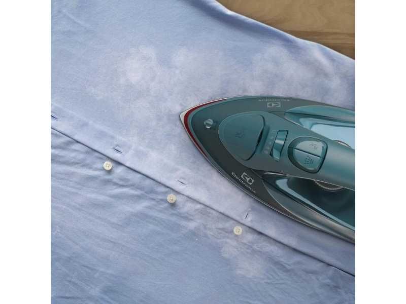 Мощна Ютия с Пара и Автоматично Изключване Electrolux E6SI1-6PG Refine 600, 2600W