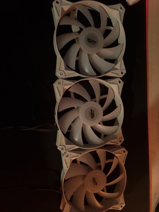 4 fanuri de 120mm