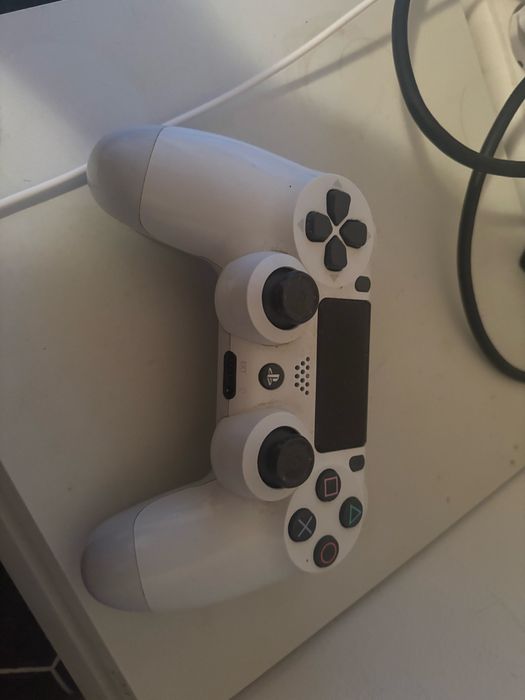 Playstation 4 slim