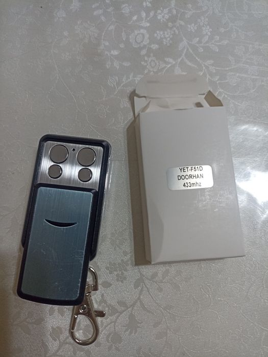 Пульт Doorhan для ворот и шлагбаумов.