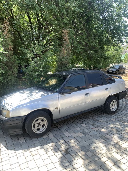 racer moshina 1994 yil