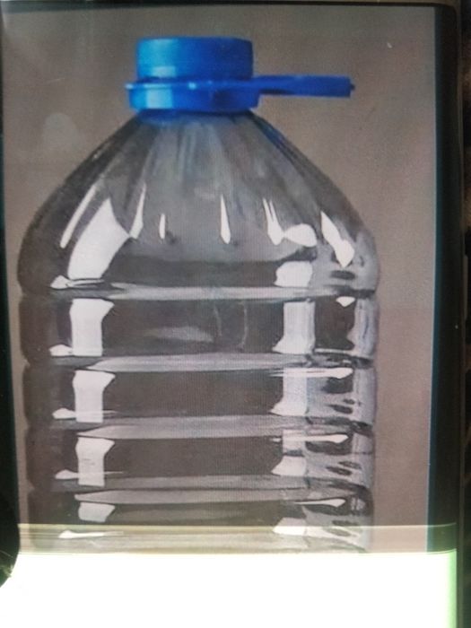 Продам баклажки пятилировые