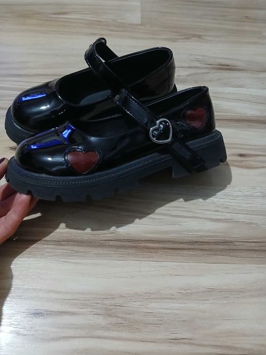 Pantofi usori pt.fete,frumosi,comozi mar.34(21,7 cm int)