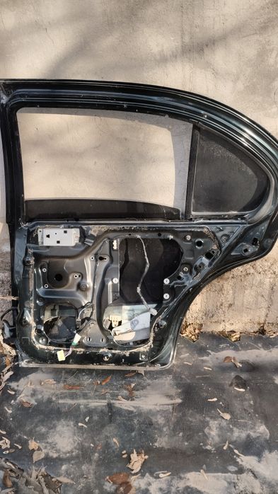 Продам двери Ниссан максима