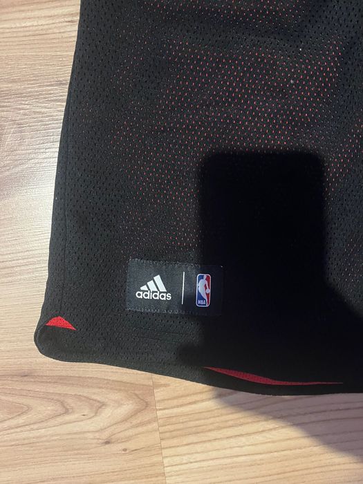 Баскетболен екип Chicago Bulls на Adidas