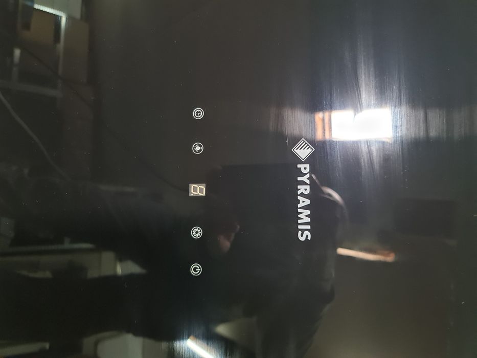 Hota Pyramis Black glass Touch