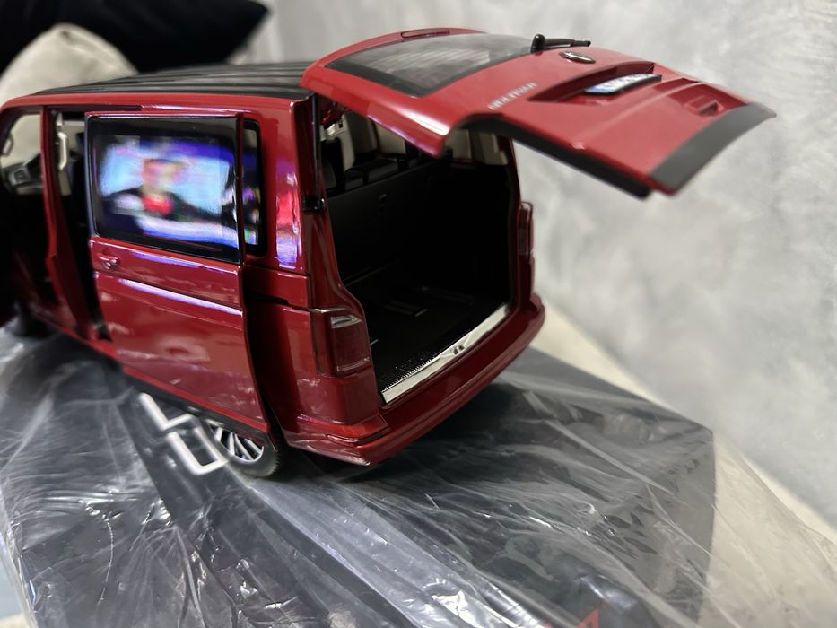 Macheta VW T6 scara 1:18 Edition30 NZG