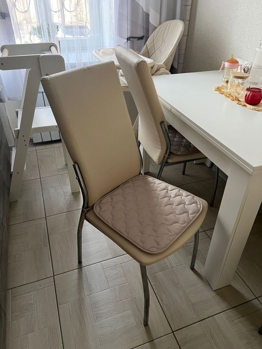 Продам кухонные стулья