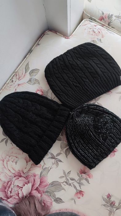 Шапки теплые, ушки , разное