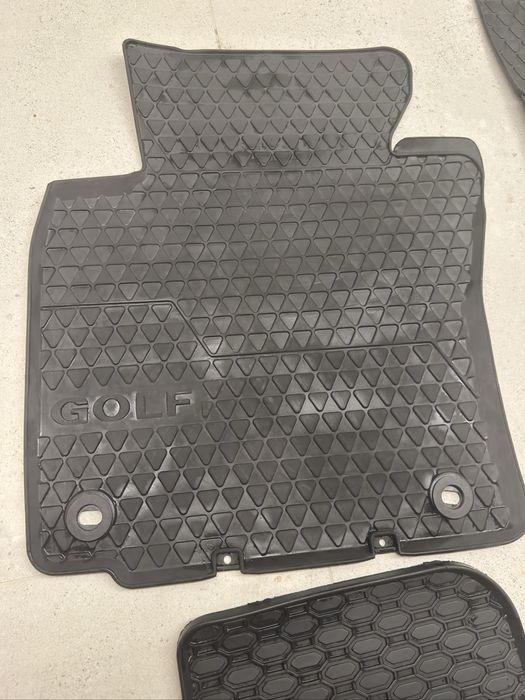 Оригинални предни стелки за голф 5, задни стелки и стелка за багажник