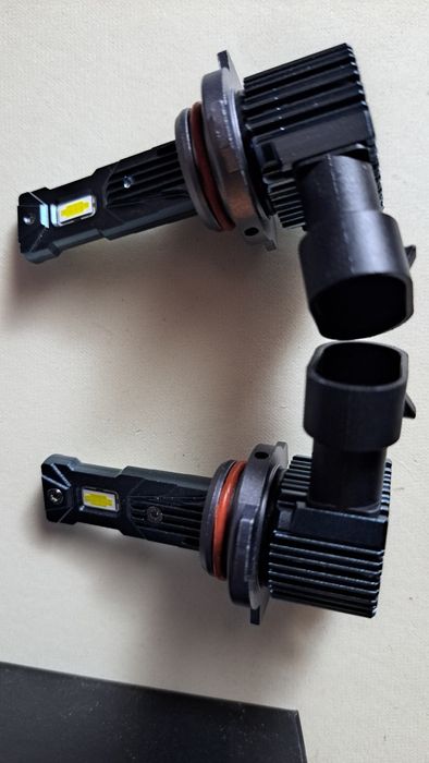 Set 2 Becuri LED Auto 9005 (HB3) / 9006 (HB4) - NOI - Model Mini 1:1 -