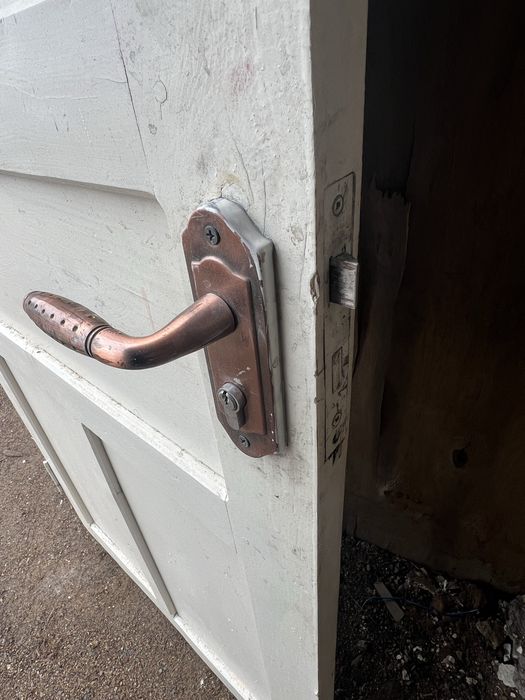 Продам деревянные межкомнатная двери