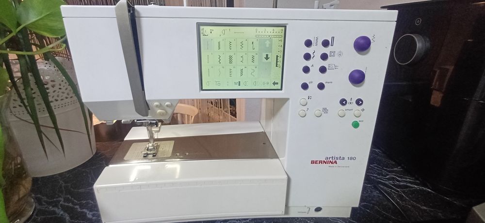 Masina de cusut Bernina Artista 180