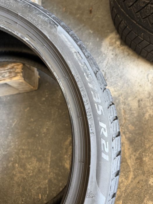 2 anvelope iarna 275/35/21 , Pirelli , DOT 2022 !