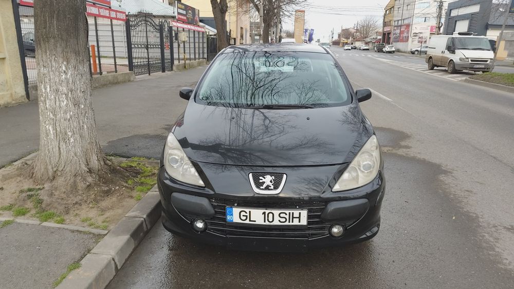 Mașina Peugeot 307 de vânzare.