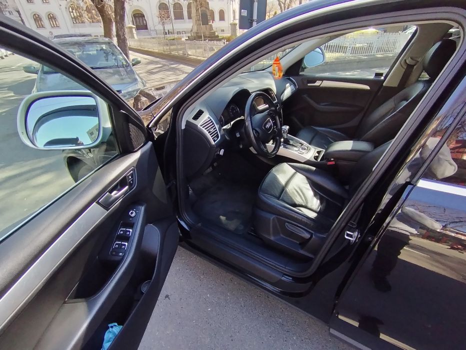 Vând Audi Q5 2.0 tdi 177cp quattro