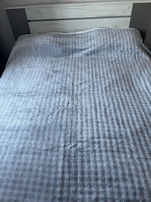 Продам покрывало новое