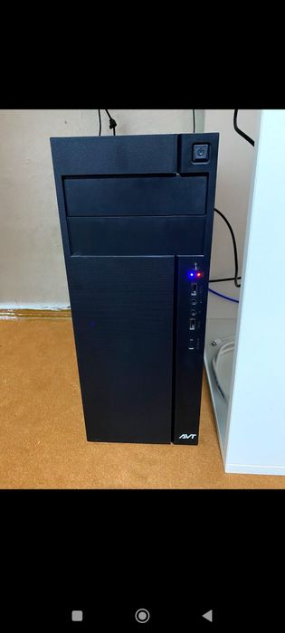 Компьютер игровой(все настроено).Покупала для работы в октябре