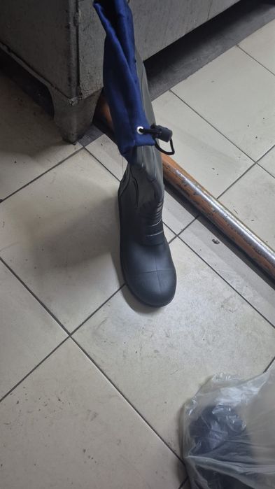 Новые резиновые сапоги
