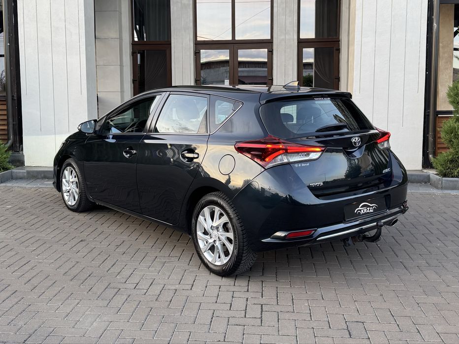 Toyoya Auris 1.6 D-4D Executive 2016 Facelift  Accept variante