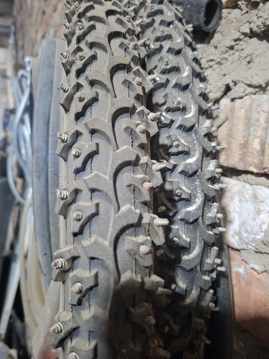 Покрышки зимние 26 , 24