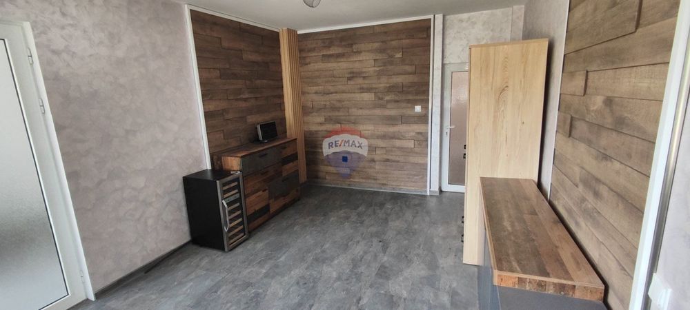 Продава се Тристаен апартамент в Варна, Младост 1 - 106 кв.м за 2076 €/кв.м - Снимка #9