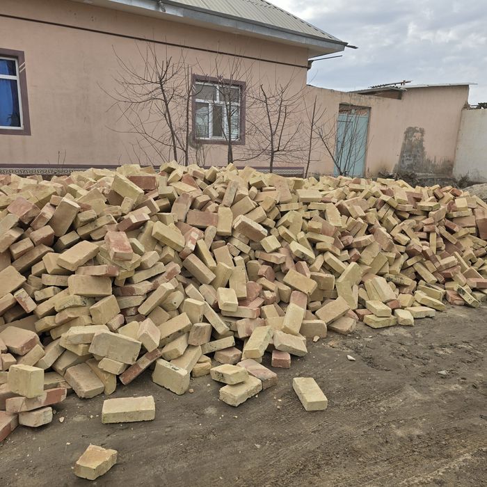 Xom gʻisht pishgan gʻisht Paltara standard  razmerda bor