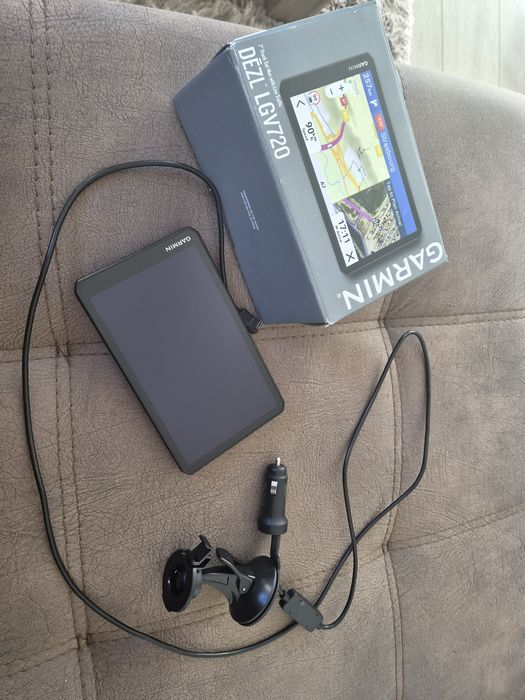 Навигация  Garmin за камион DEZL LGV720