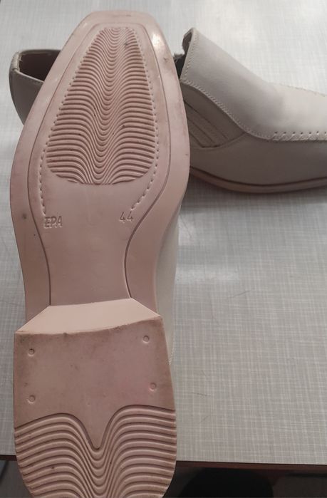 Pantofi de piele încălțați doar o data la cununie