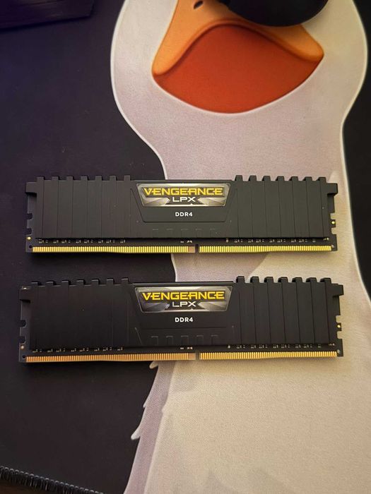 Memorie Corsair Vengeance LPX Black 32GB DDR4 3200MHz CL16 Dual Channel Kit