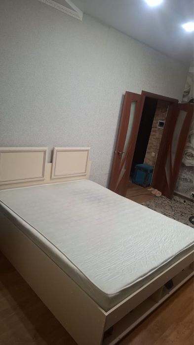 Продам 2х спальную кровать