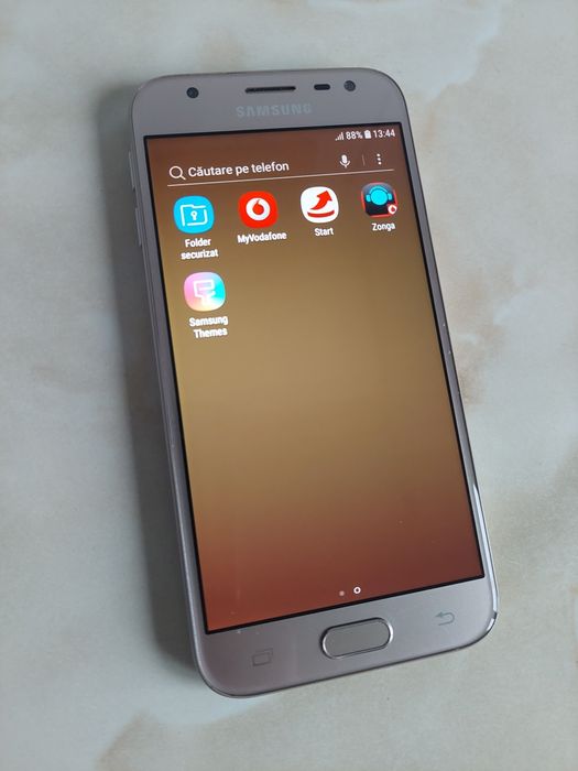 Vând Samsung Galaxy J3 2017 Gold /codat VodafoneRO /perfect funcțional