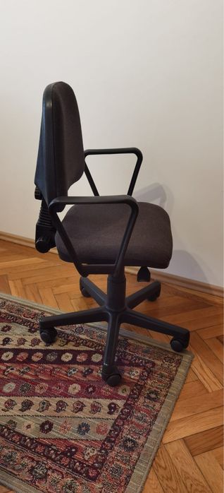 Scaun de birou igienizat complet