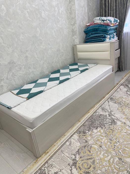 Б/у кроват почти новый