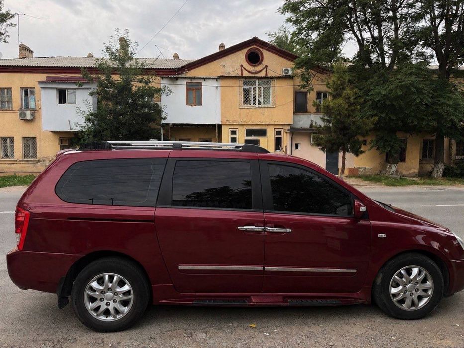 Kia Carnival 2006 va 2007 yil 2 ta bor srochno