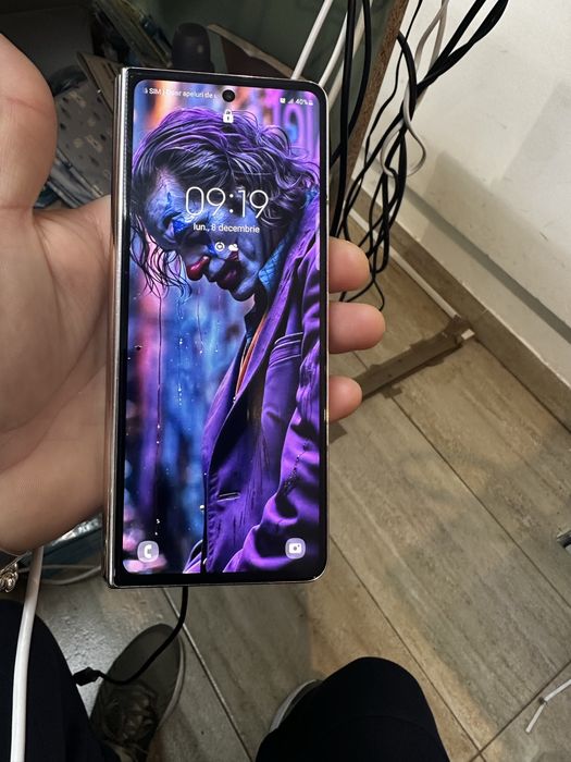 Fold 4 arata impecabil funcitoneaza perfect!