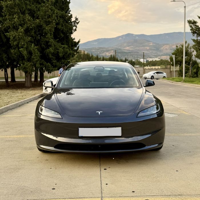 TESLA Model 3