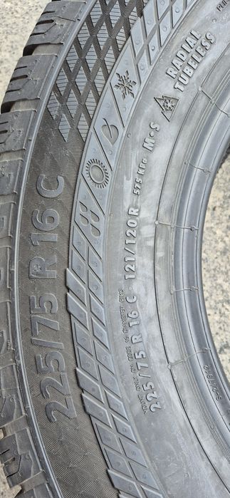 4 anvelope M+S noi Continental 225/75/16C;121/120 R.Pretul este pe bucata.