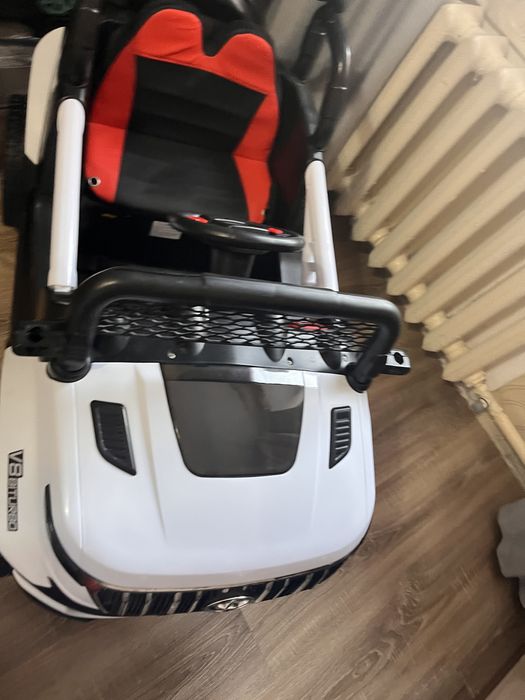 Продам машину детскую